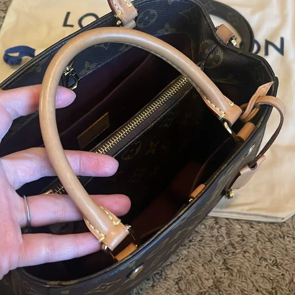 Louis Vuitton Montaigne Monogram BB - Picture 16 of 17